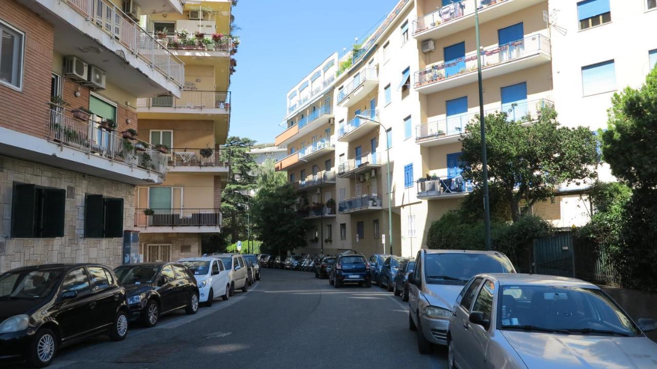 Spacious Panoramic Apartment - Half Way Center-Vomero District Nápoly Kültér fotó