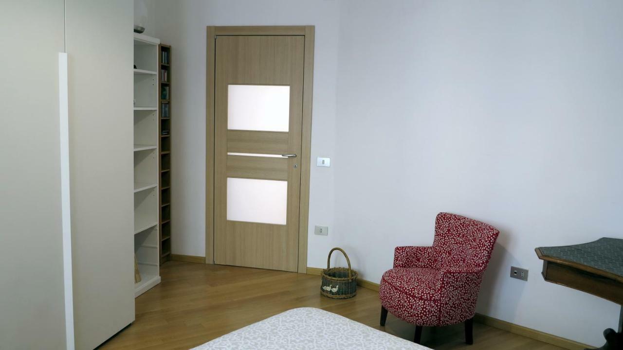 Spacious Panoramic Apartment - Half Way Center-Vomero District Nápoly Kültér fotó
