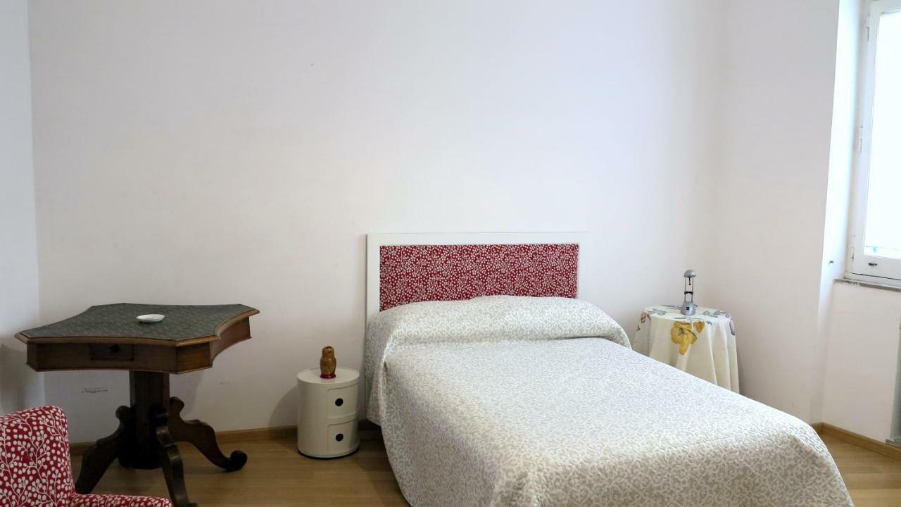Spacious Panoramic Apartment - Half Way Center-Vomero District Nápoly Kültér fotó